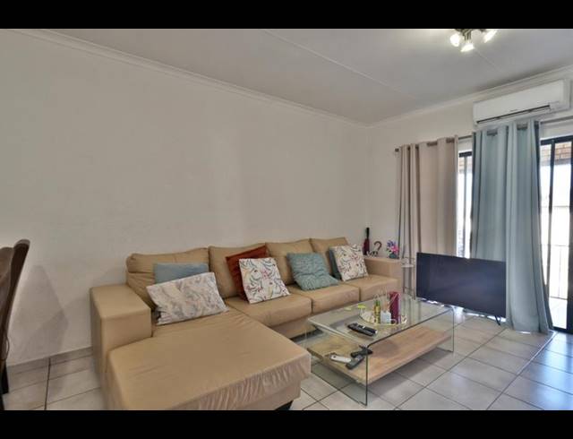 3 BEDROOM APARTMENT FOR SALE IN NEWMARKET